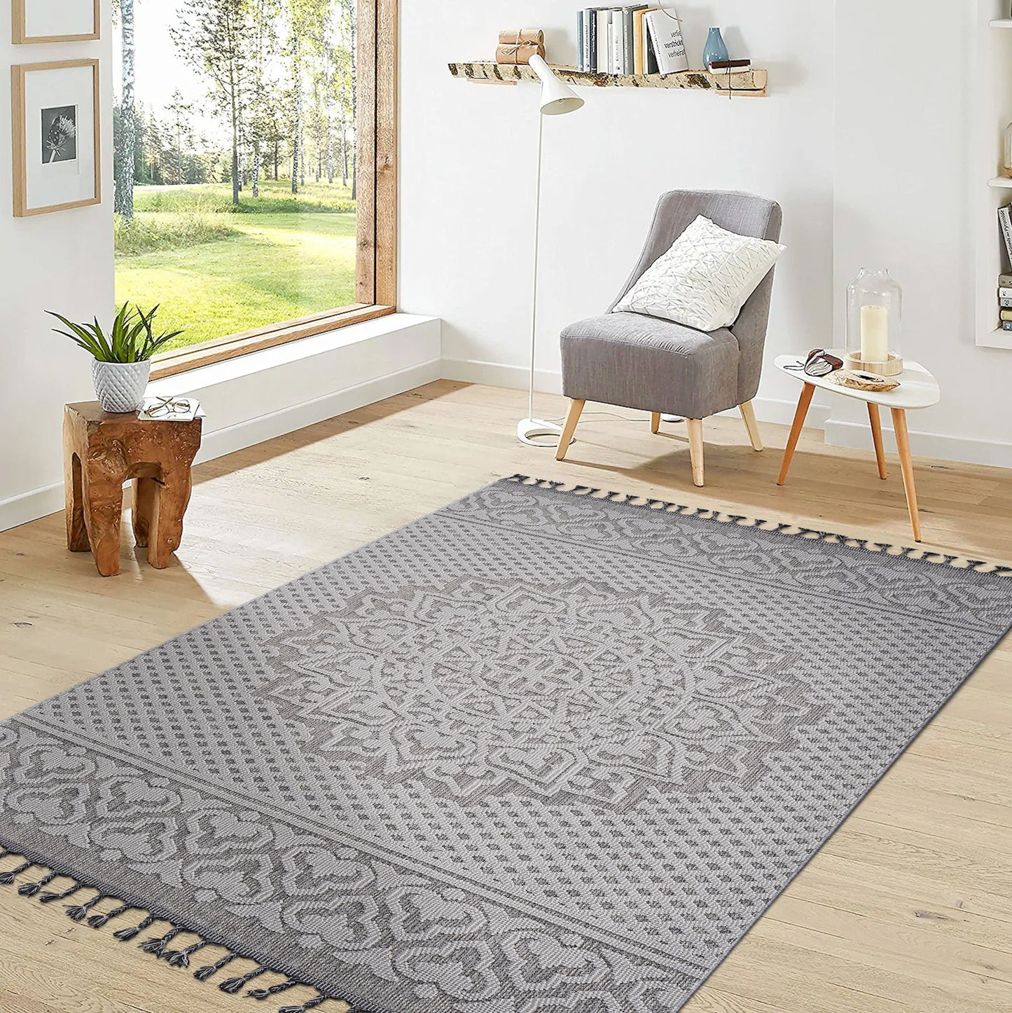 Guros - 6' X 9' Medallion Indoor / Outdoor Area Rug - Gray / White