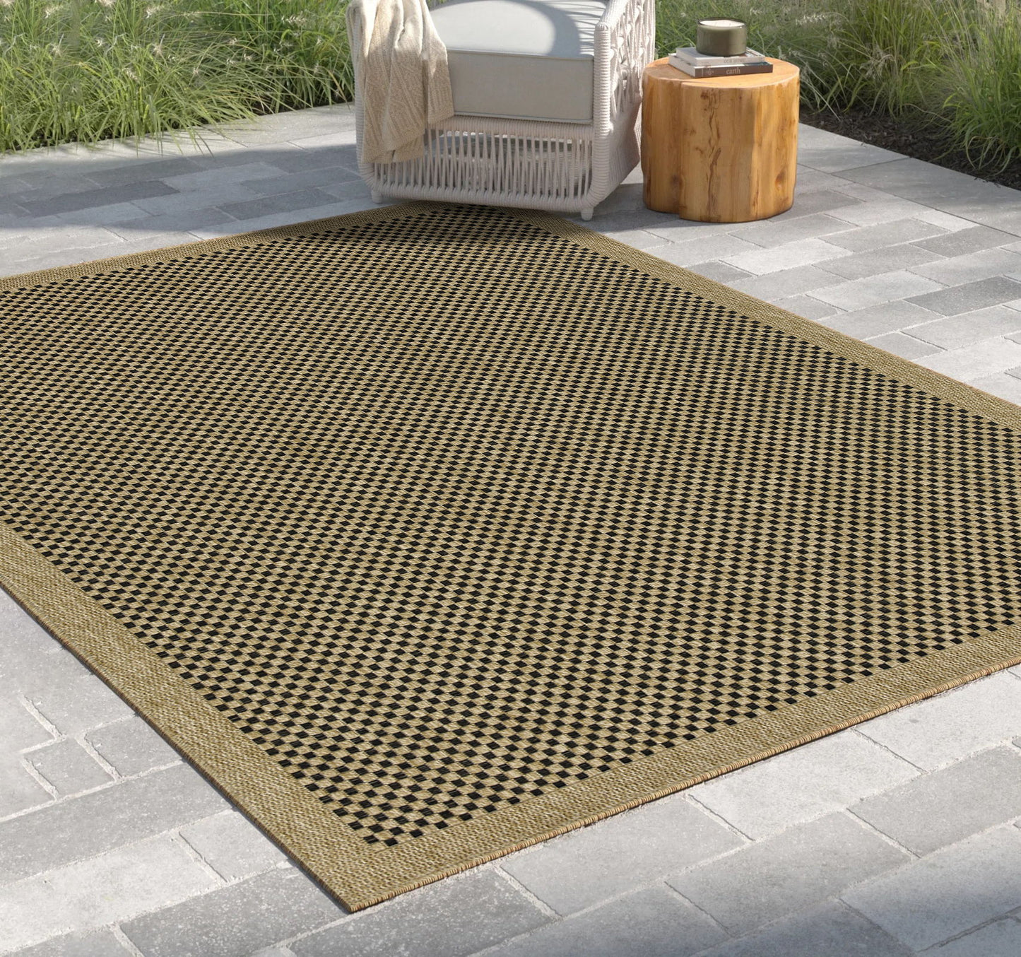 Earth - 5'3" X 7'3" Indoor, Outdoor Area Rug, Polypropylene - Jute / Black